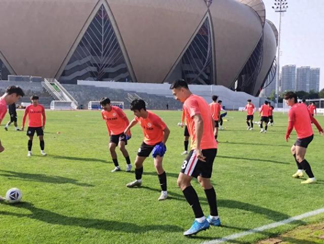 的情况下, 并进行热身 的情况下, 并进行热身