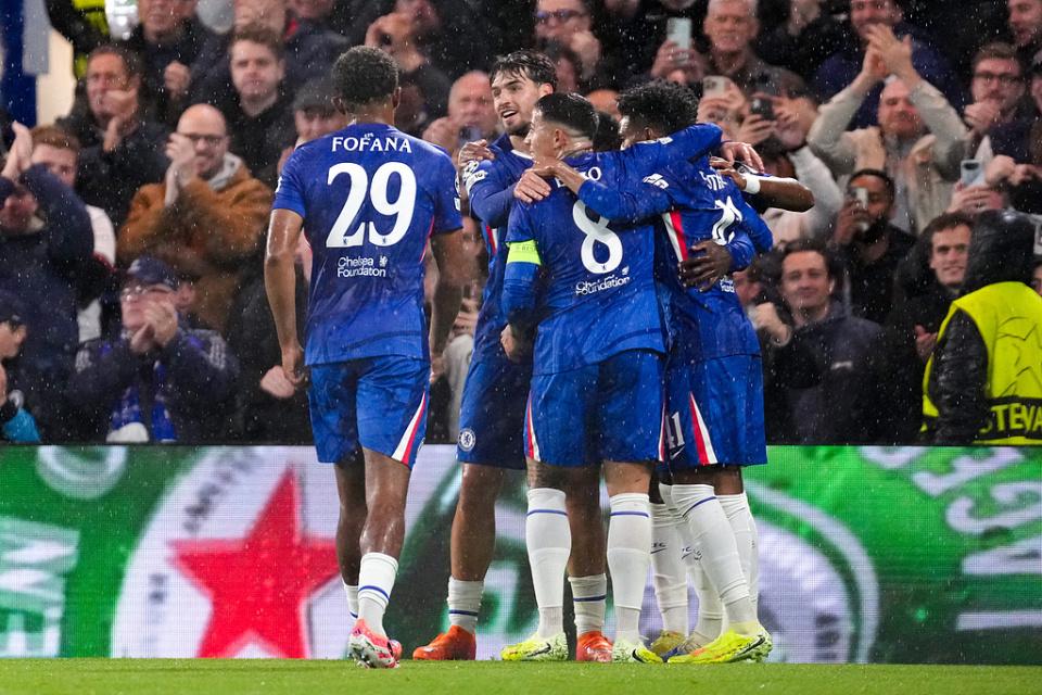 点球, 取胜的加拉, 塔萨雷迎来 点球, 取胜的加拉, 塔萨雷迎来